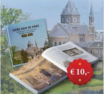 1e exemplaar boek 'Kerk aan de Kade' overhandiging